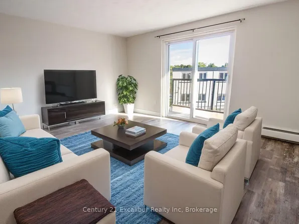 320 Queen St E #16, Centre Wellington, ON N1M 1T4