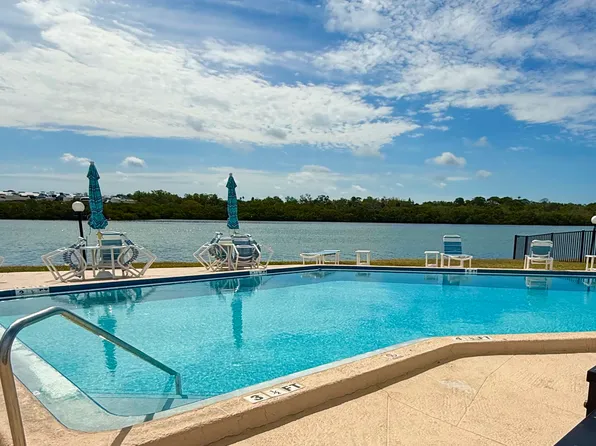 1 Windrush Blvd Building Z, Indian Rocks Beach, FL 33785