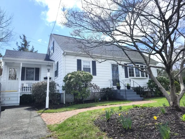 15 Donald Tennant Cir, North Attleboro, MA 02760