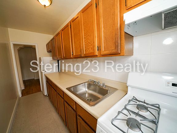 4th image of 32-79 44th St #4