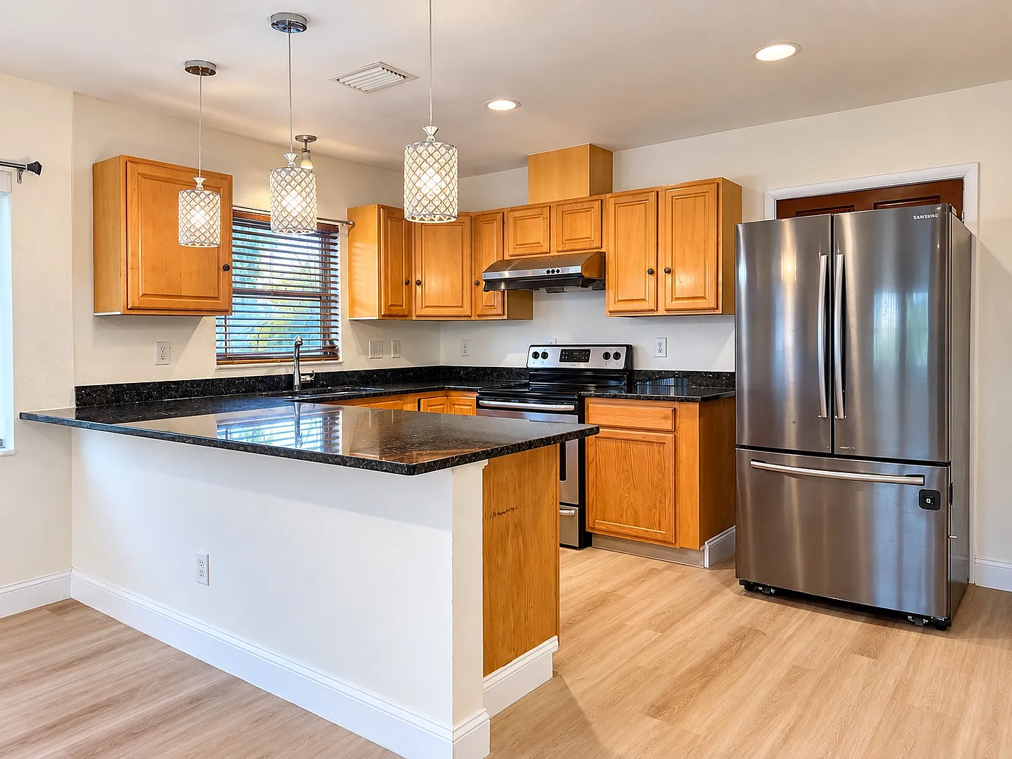2 bed, 1122 sqft, $1,600 — Photo 4