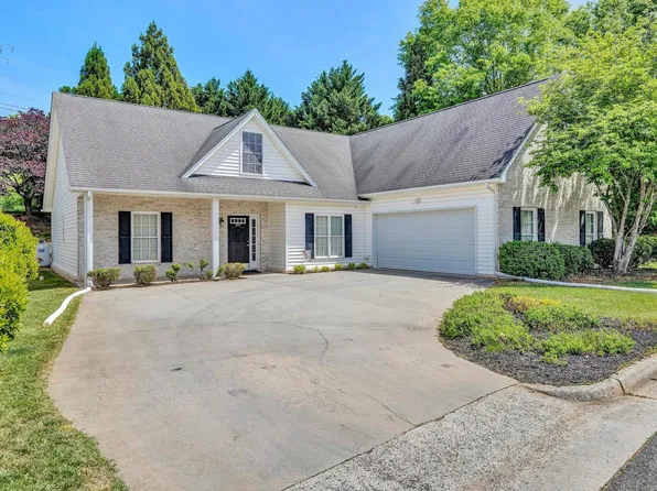 207 Duncraig Dr, Lynchburg, VA 24502