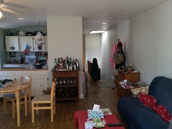 3rd image of 146 Bradley St #3