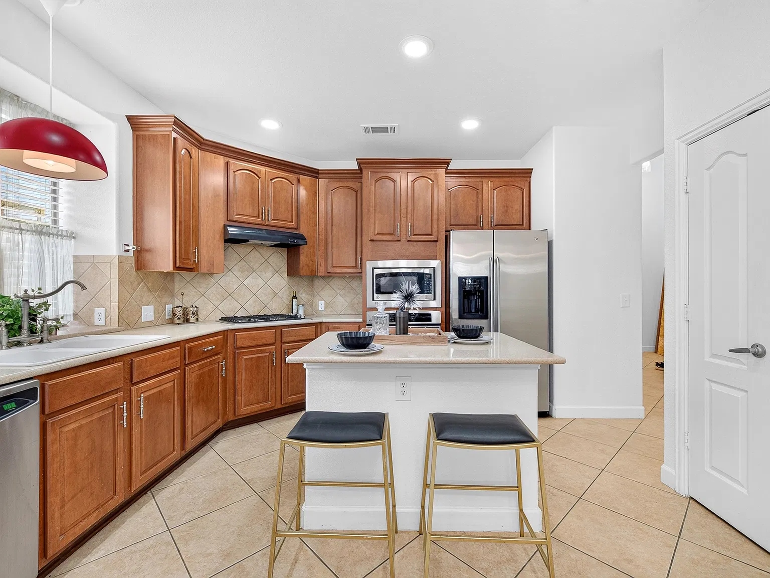 5 bed, 3147 sqft, $3,150 — Photo 4