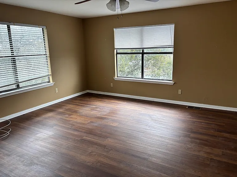 15401 Lariat Trl — Photo 23