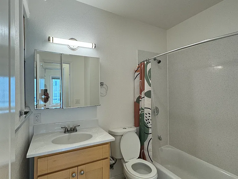 2079-87 Delaware Street — Photo 91