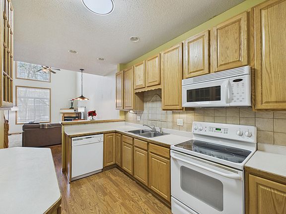 4th image of 11457 16th St NE