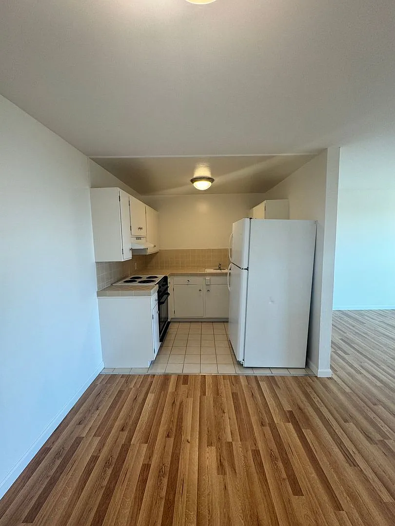 88 Crestline Drive (618r) — Photo 4