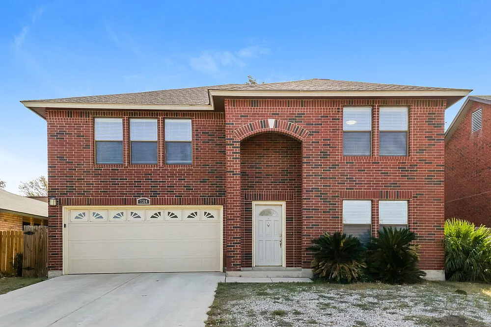 3 bed, 2.5 bath, 2575 sqft, $3,600 — Photo 1