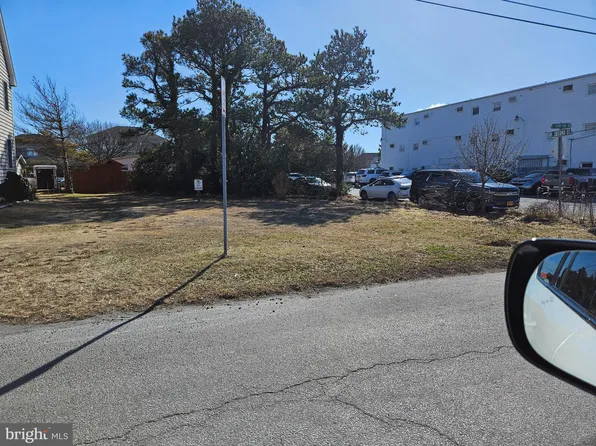 1 Harbor Rd #C, Ocean City, MD 21842