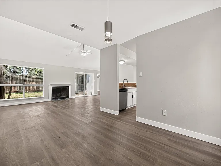 11202 Bandlon Dr — Photo 7