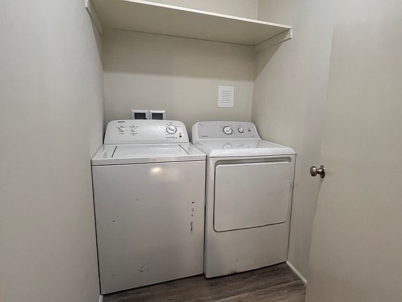 5th image of 124 Northwestern Dr #1