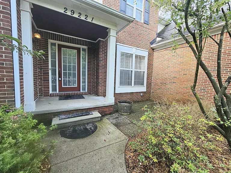29221 Fieldstone — Photo 3