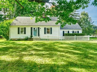 1075 Cherry Hill Ln, Webster, NY 14580