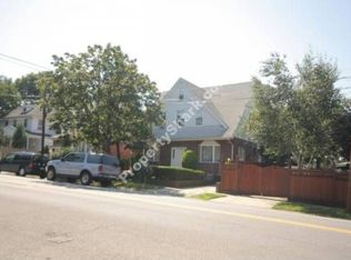 3214 154th St #1, Flushing, NY 11354