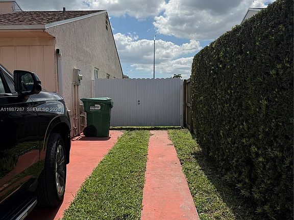 2nd image of 9612 Grand Canal Dr