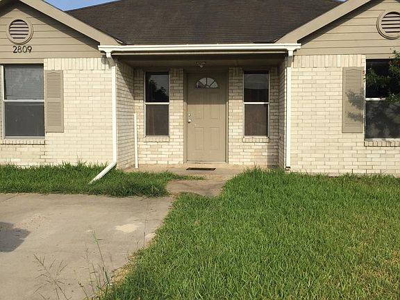 2nd image of 2809 Fan Palm Dr E