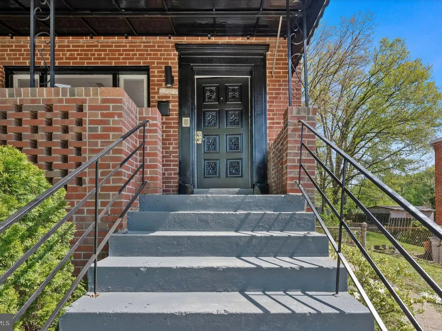 3 bed, 1.5 bath, 1728 sqft, $3,400 — Photo 2