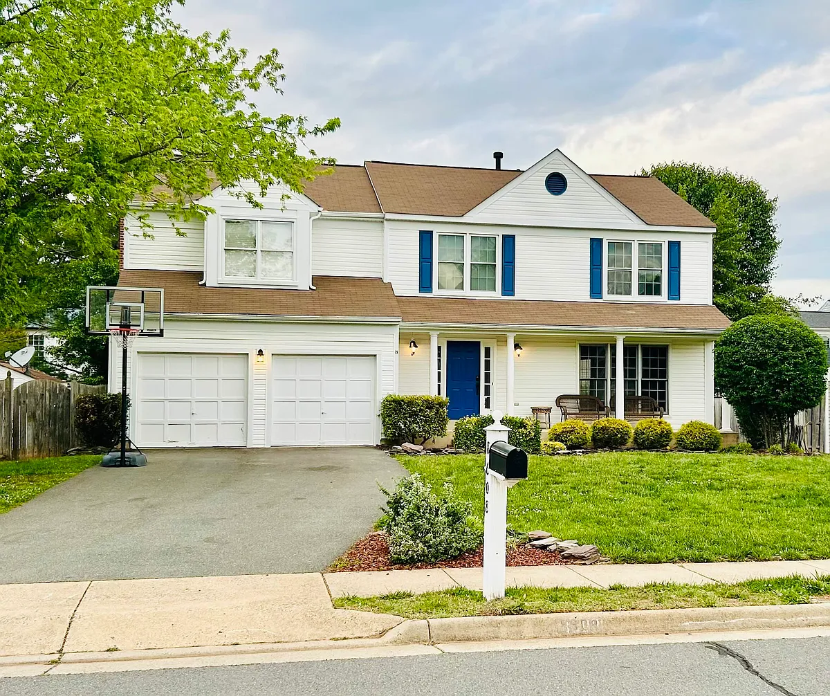 Beautiful curb appeal with a front porch. You can decorate for the seasons and enjoy a rocking chair. - 8608 Haag St