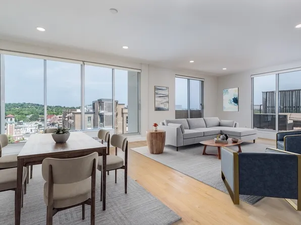 33 Pond Ave #Penthouse 1208, Brookline, MA 02445