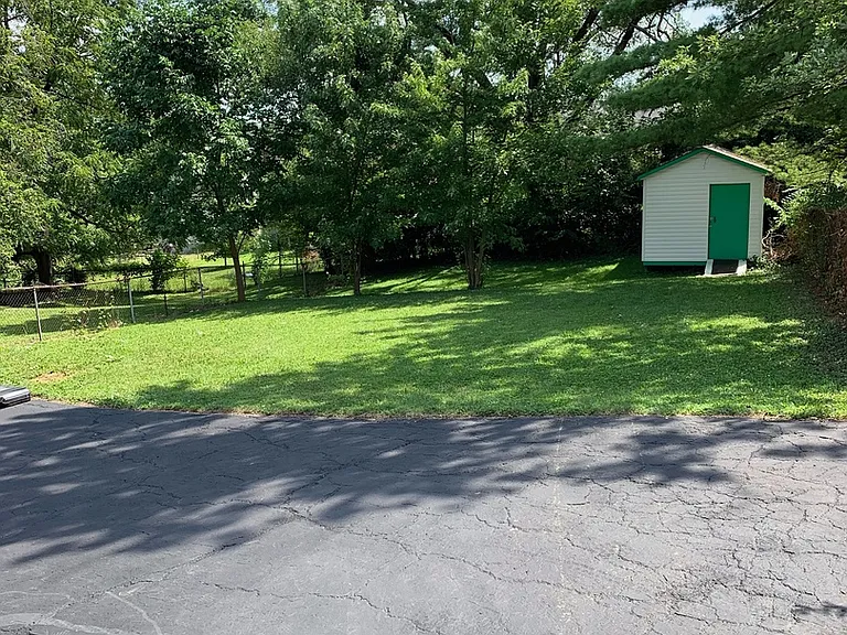 2180 Townhill Dr — Photo 42