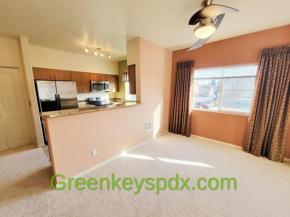 Cool ceiling fan, granite-counter top bar