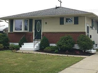 9 Poinciana Pkwy, Cheektowaga, NY