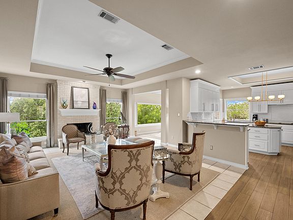 4th image of 730 Golf Crest Ln