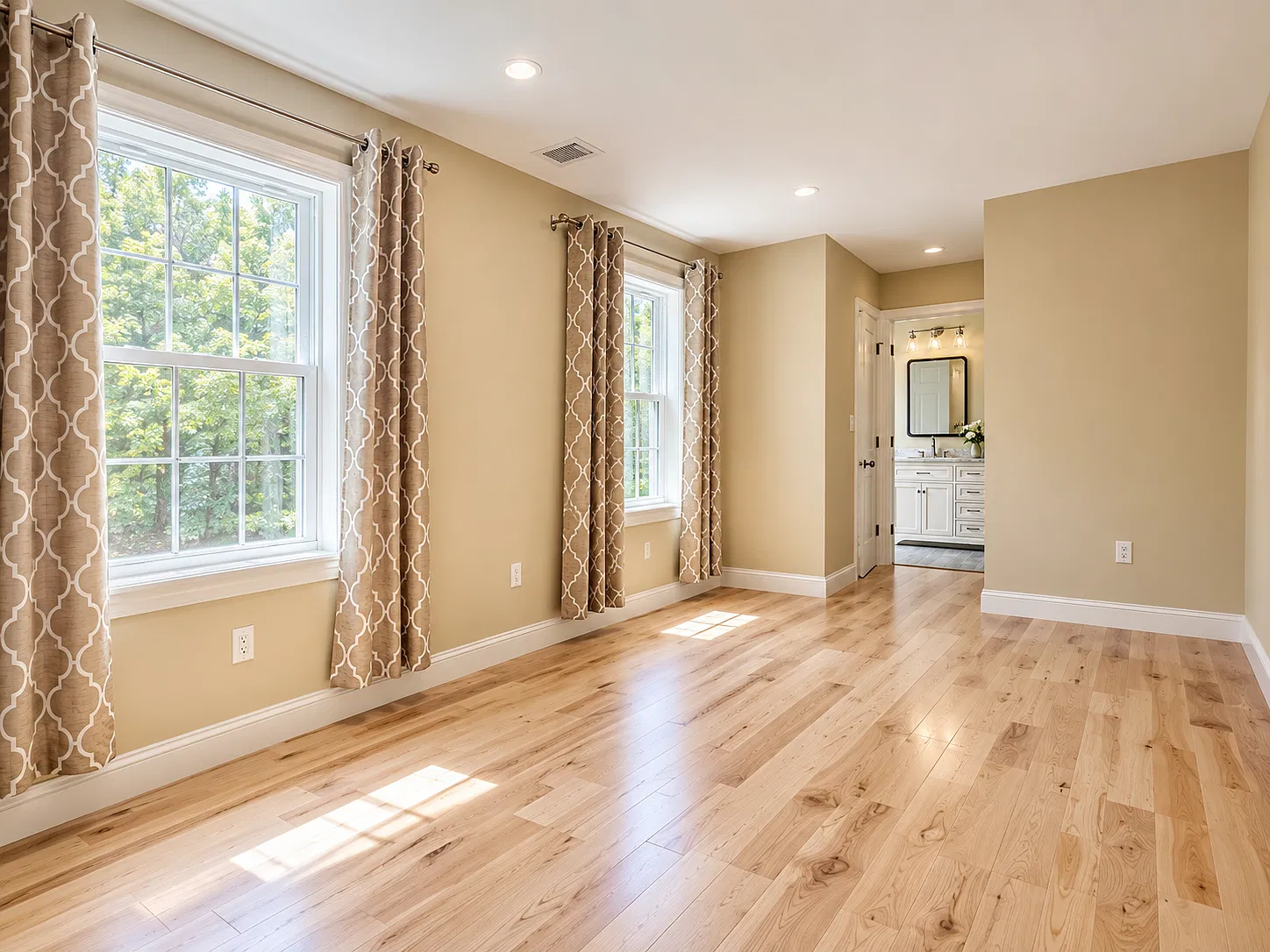 4 bed, 2244 sqft, $5,200 — Photo 4