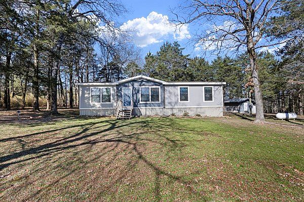 1st image of 89 & 31 Huett Ln