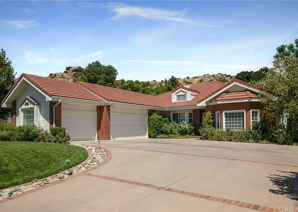 1st image of 23933 Eagle Mountain St