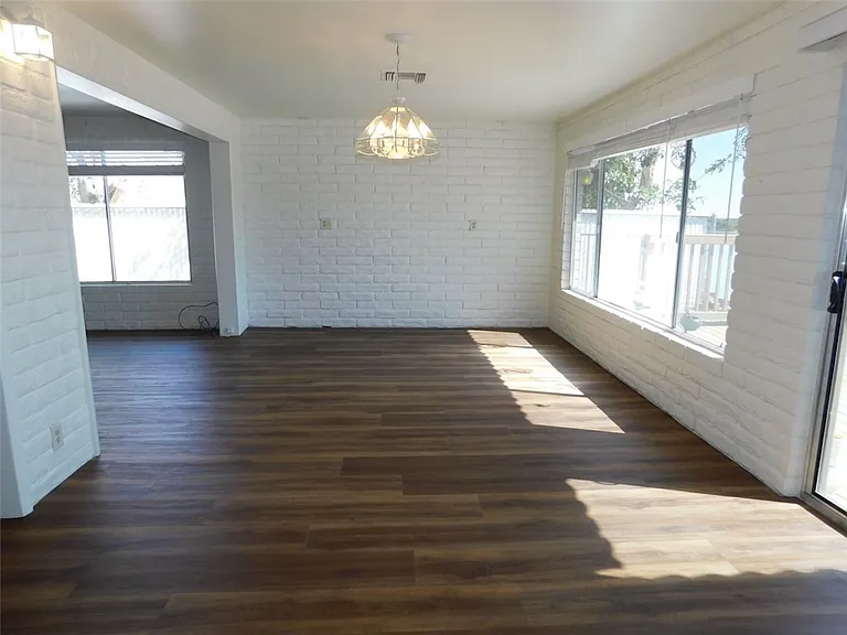 2077 Whitewater Dr — Photo 9