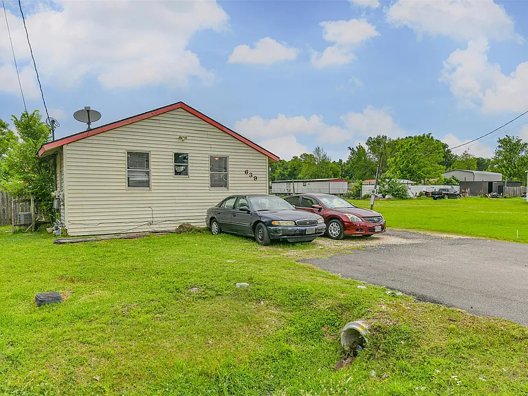 639 E Saint Charles Dr #1 — Photo 3