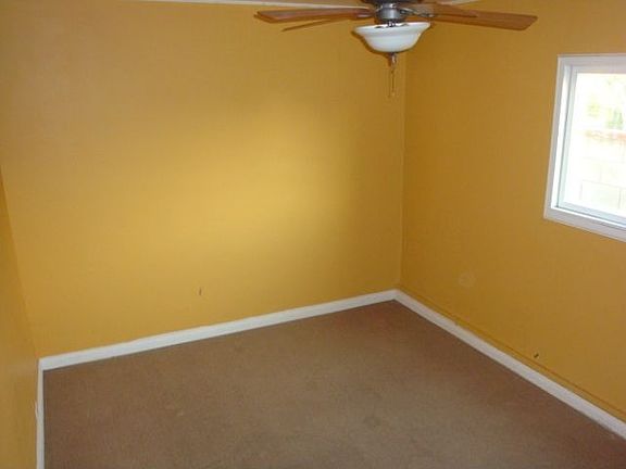 5th image of 1823 Bradbury Ave