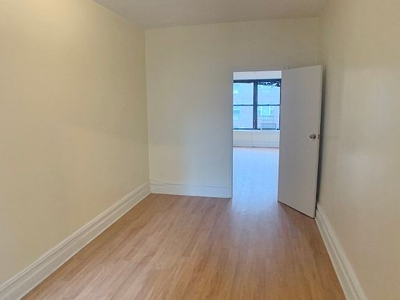 4th image of 30-38 30th St #2R