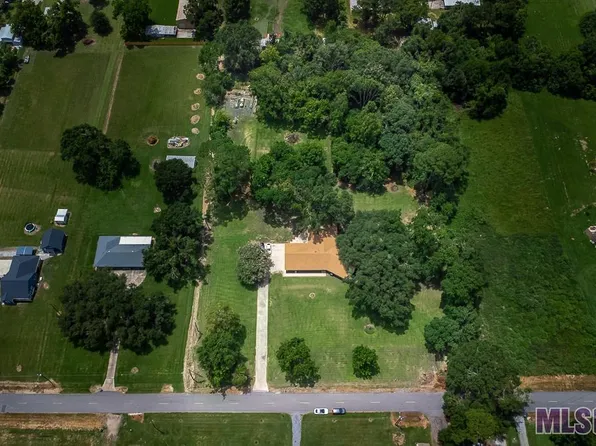11815 Landry Ln, Port Allen, LA 70767
