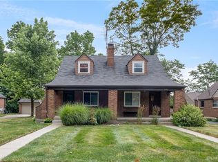1206 Acorn Dr, Oakwood, OH 45419