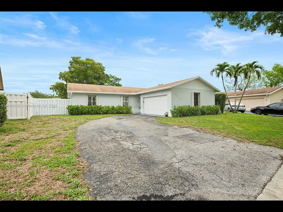 2510 NW 110th Ter