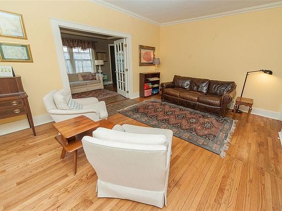 4th image of 715 S Crawford Ave