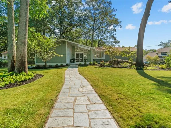 12 Kenmore Way, Lincoln, RI 02865