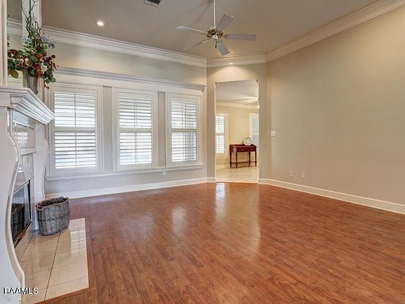 4th image of 114 Londonderry Sq