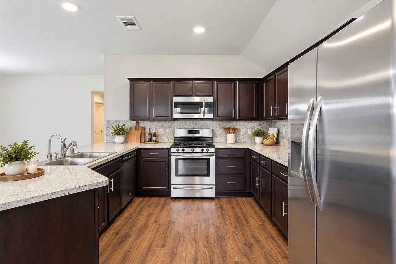 3 bed, 2.0 bath, 1446 sqft, $2,100 — Photo 3