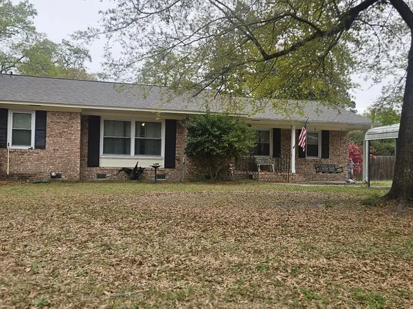 106 Poppy Dr, Walterboro, SC 29488