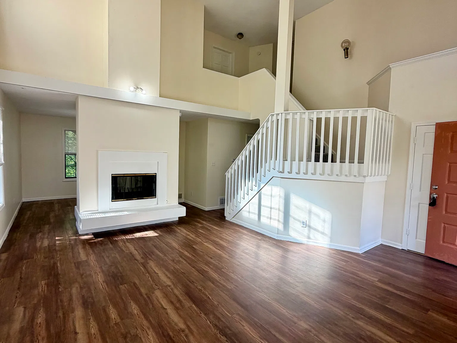 4 bed, 2.5 bath, 1927 sqft, $1,800 — Photo 4