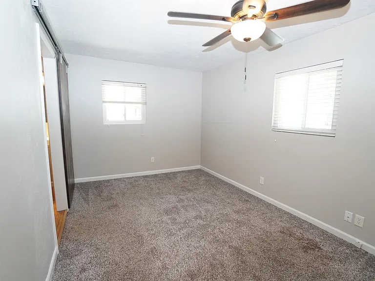 5707 N Bogart Ln — Photo 17