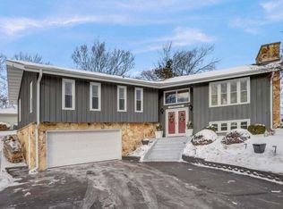 N79W25018 Hickory View Ln, Lisbon, WI 53089