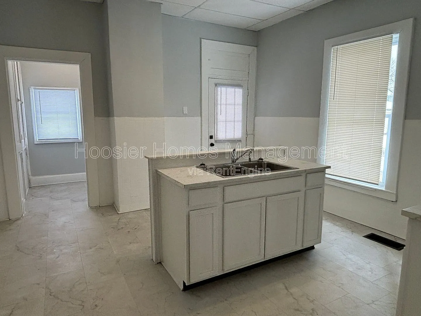 2 bed, 1.0 bath, 750 sqft, $1,050 — Photo 1