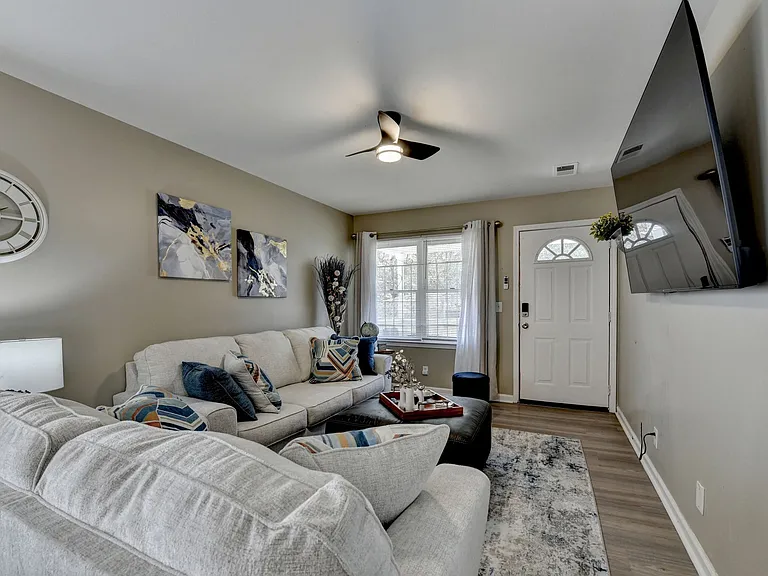991 Ashby Cir NW — Photo 5