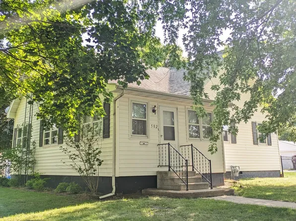 502 W Cedar St, Le Roy, IL 61752