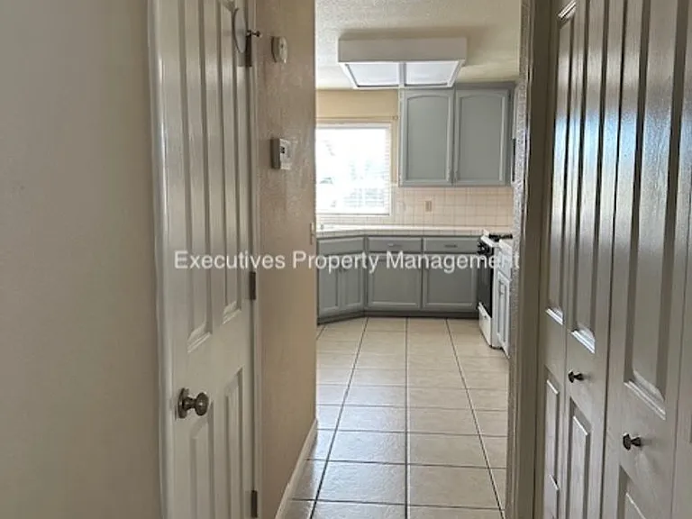 1103 Acapulco Ct — Photo 4